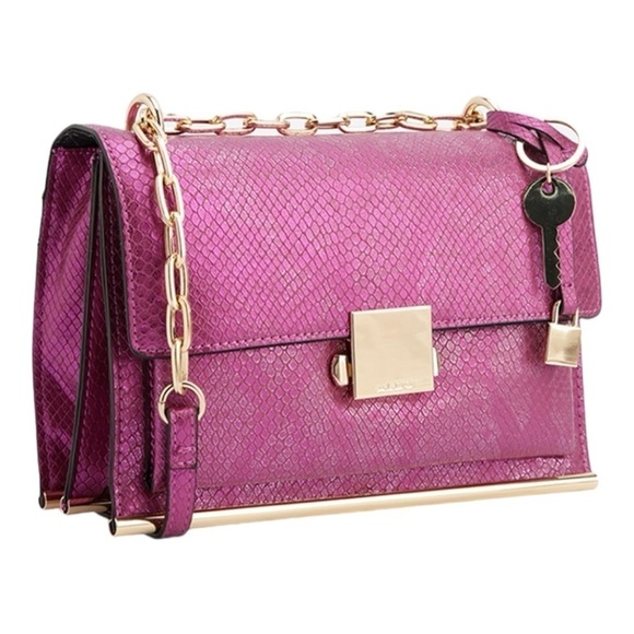 Aldo Valstrona Crossbody Bag Pink Magenta Faux Croc Leather Print Gold Chain - Picture 1 of 9